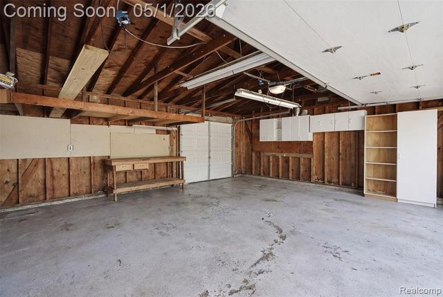 15760 Green Lane Avenue, Livonia, MI 48154