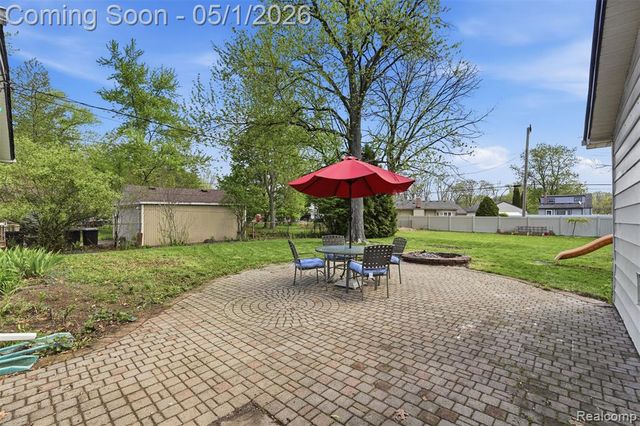 15760 Green Lane Avenue, Livonia, MI 48154