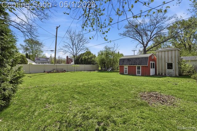 15760 Green Lane Avenue, Livonia, MI 48154