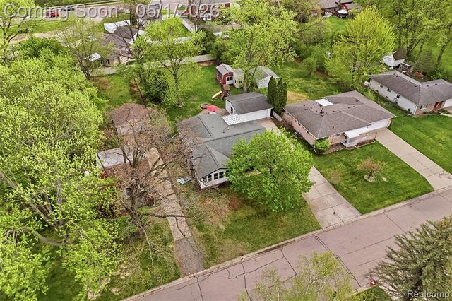15760 Green Lane Avenue, Livonia, MI 48154