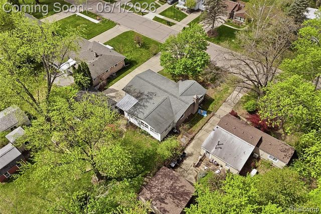 15760 Green Lane Avenue, Livonia, MI 48154