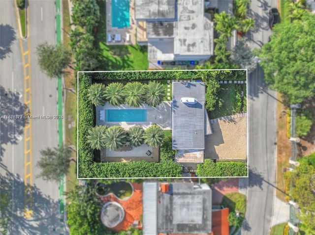 910 N Venetian Dr, Miami Beach, FL 33139