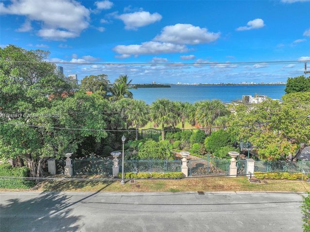 910 N Venetian Dr, Miami Beach, FL 33139