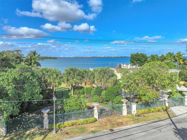 910 N Venetian Dr, Miami Beach, FL 33139