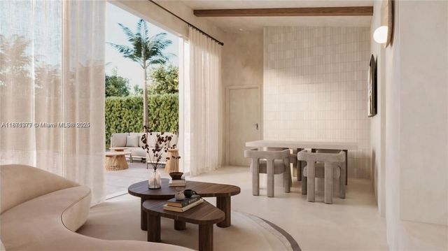 910 N Venetian Dr, Miami Beach, FL 33139