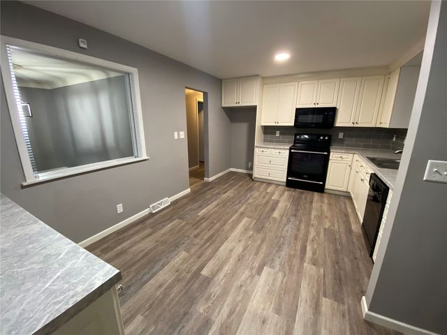 744 30th NE, Cedar Rapids, IA 52402