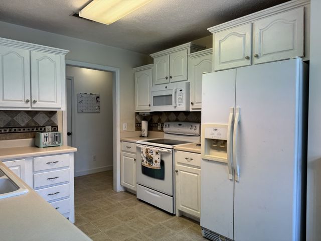 173 Mitchell St, Hohenwald, TN 38462