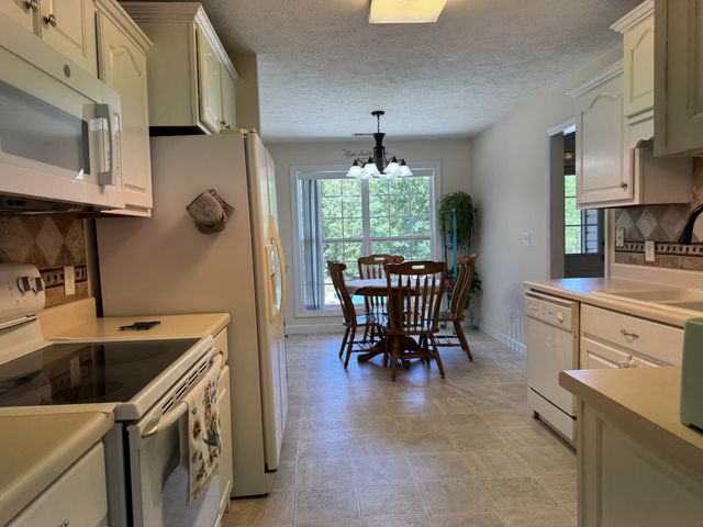173 Mitchell St, Hohenwald, TN 38462
