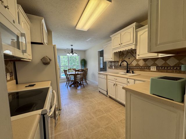 173 Mitchell St, Hohenwald, TN 38462