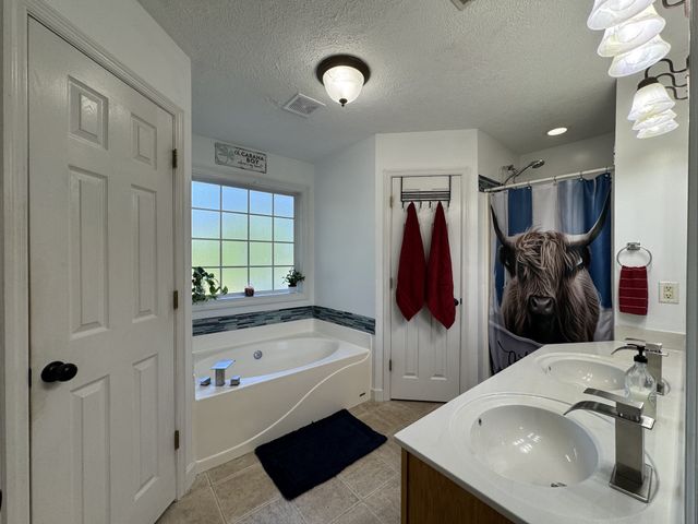 173 Mitchell St, Hohenwald, TN 38462