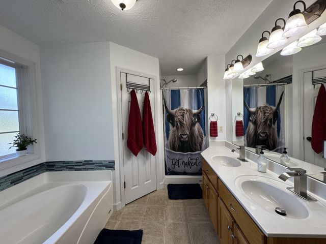 173 Mitchell St, Hohenwald, TN 38462