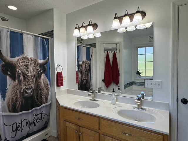 173 Mitchell St, Hohenwald, TN 38462