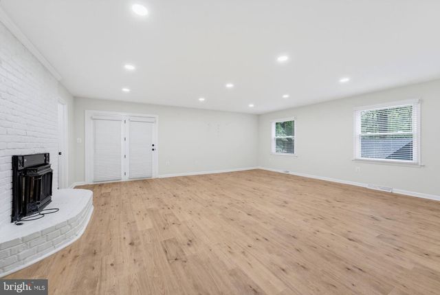 14863 PRESTIGE DR, Woodbridge, VA 22193
