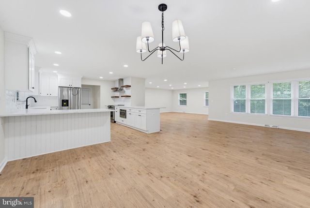 14863 PRESTIGE DR, Woodbridge, VA 22193