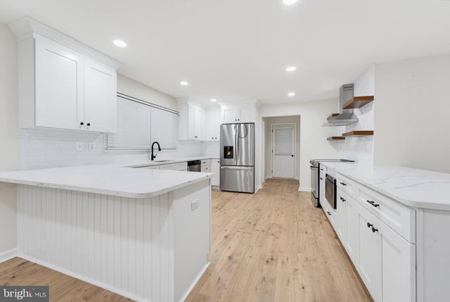14863 PRESTIGE DR, Woodbridge, VA 22193