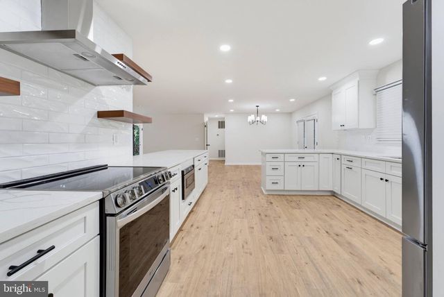 14863 PRESTIGE DR, Woodbridge, VA 22193