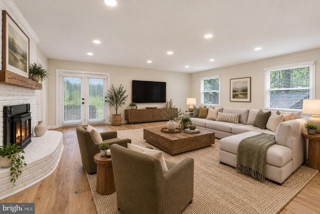 14863 PRESTIGE DR, Woodbridge, VA 22193