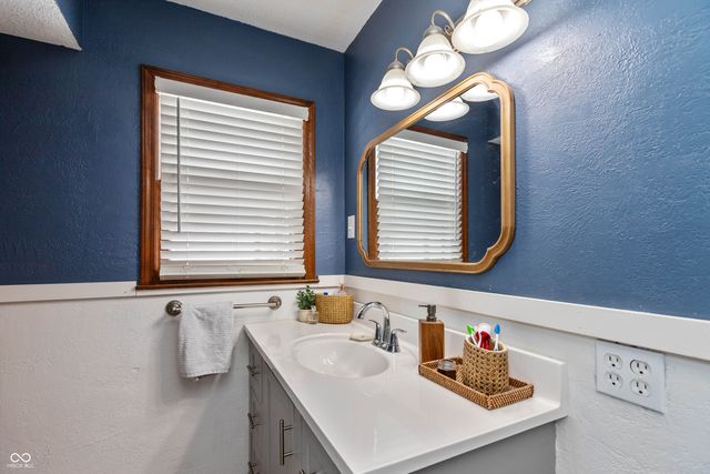 5721 S County Road 550 E, Crothersville, IN 47229