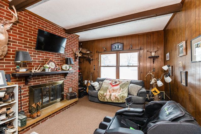 5721 S County Road 550 E, Crothersville, IN 47229