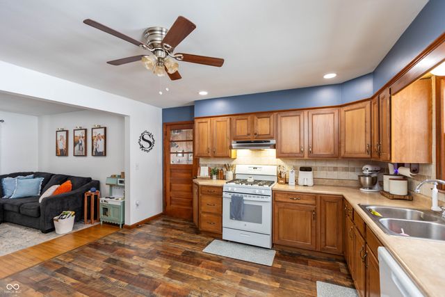 5721 S County Road 550 E, Crothersville, IN 47229