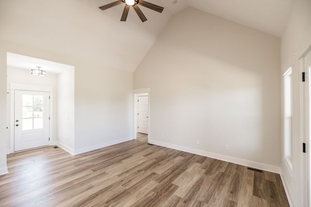 1204 Vickie Ln, Portland, TN 37148