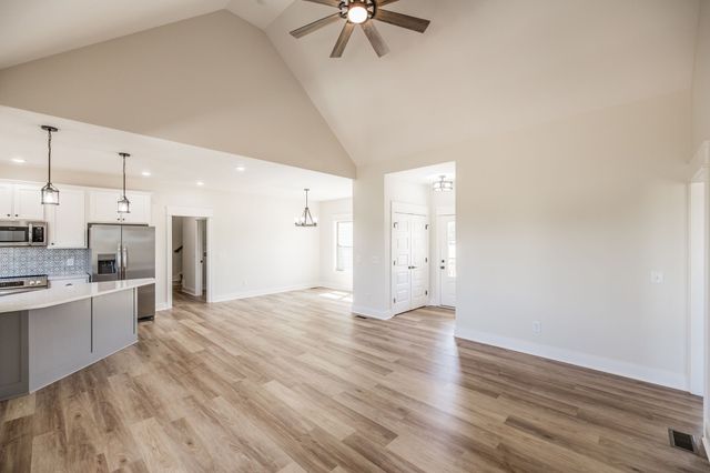 1204 Vickie Ln, Portland, TN 37148