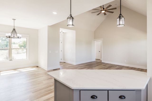 1204 Vickie Ln, Portland, TN 37148