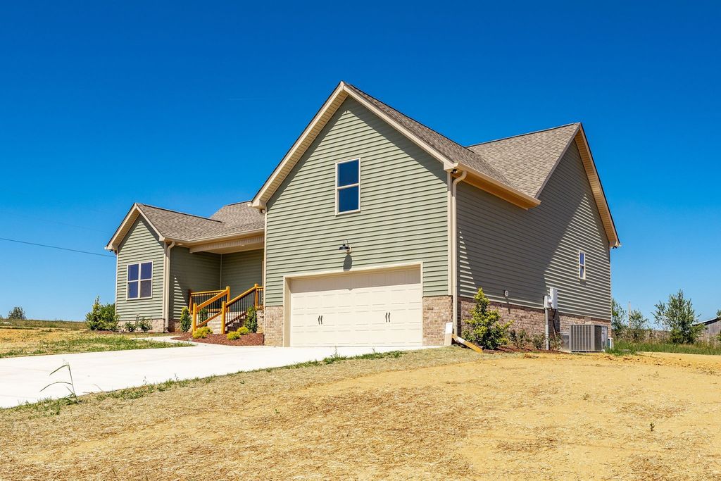 1204 Vickie Ln, Portland, TN 37148