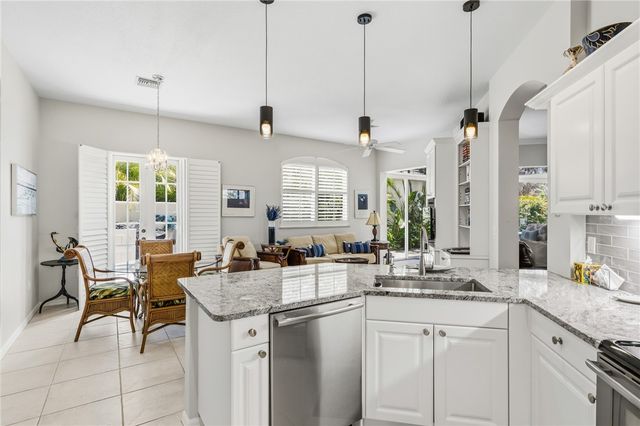 8738 Lakeside Boulevard, Vero Beach, FL 32963