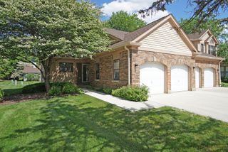 229 Willow Parkway, Buffalo Grove, IL 60089
