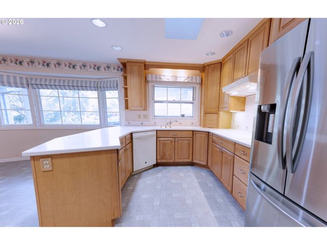 7655 Sw 142ND Ct, Beaverton, OR 97008