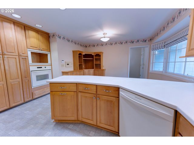 7655 Sw 142ND Ct, Beaverton, OR 97008