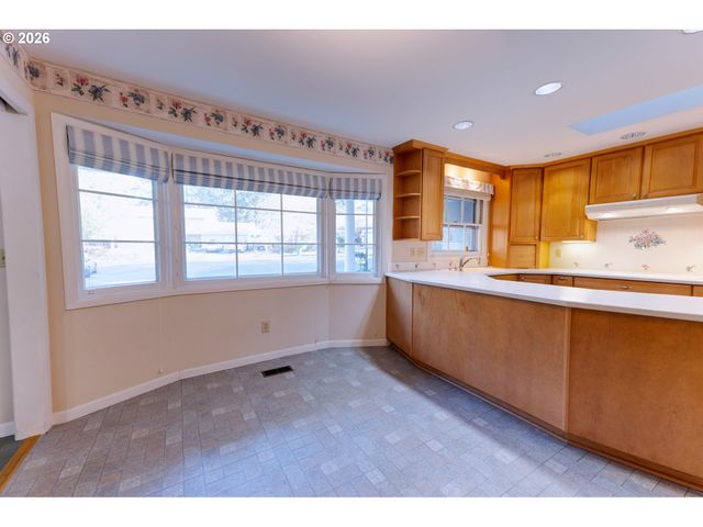 7655 Sw 142ND Ct, Beaverton, OR 97008