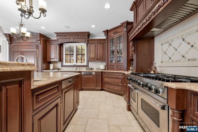 46 Partridge Hill, Upper Saddle River, NJ 07458