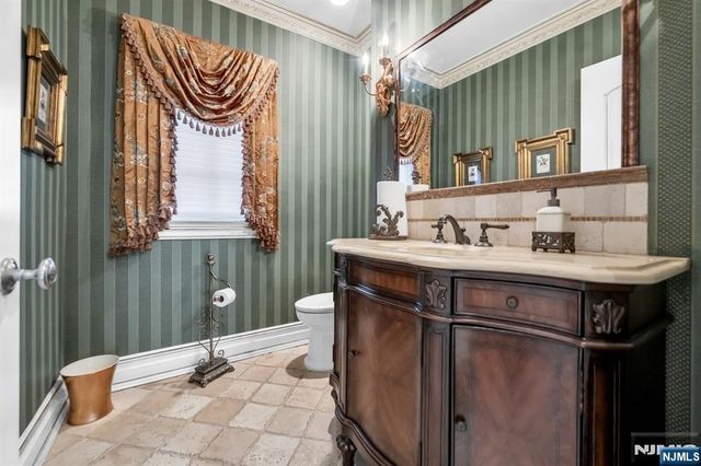 46 Partridge Hill, Upper Saddle River, NJ 07458