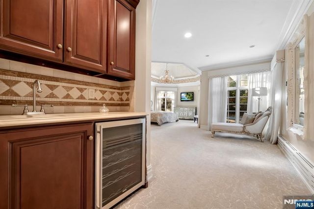 46 Partridge Hill, Upper Saddle River, NJ 07458