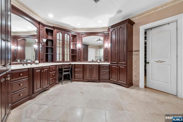 46 Partridge Hill, Upper Saddle River, NJ 07458