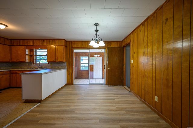 206 Union Street, Cave City, AR 72521