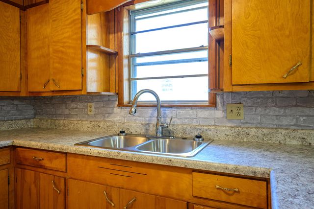 206 Union Street, Cave City, AR 72521