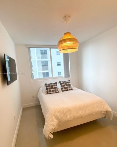 170 SE 14th St 1504, Miami, FL 33131