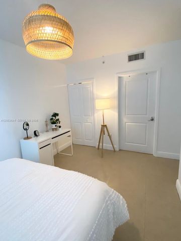 170 SE 14th St 1504, Miami, FL 33131