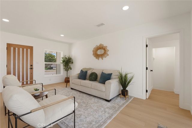 3683 San Anseline, Long Beach, CA 90808