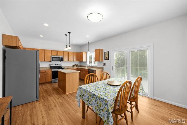 923 Saint Nicholas Drive, O'fallon, IL 62269