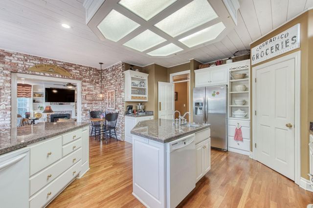 21672 Westmere Lane, Friant, CA 93626