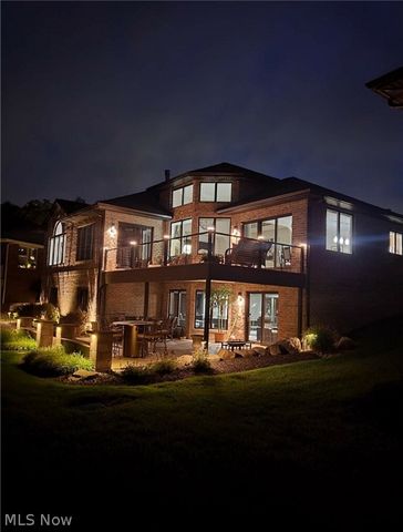 1004 Waters Edge Drive, Columbiana, OH 44408