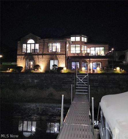 1004 Waters Edge Drive, Columbiana, OH 44408