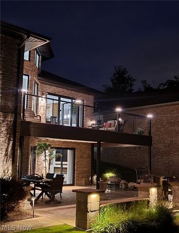 1004 Waters Edge Drive, Columbiana, OH 44408