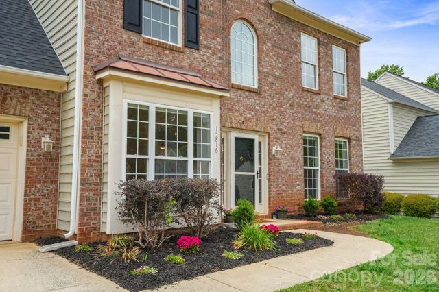 15816 Gathering Oaks Drive, Huntersville, NC 28078