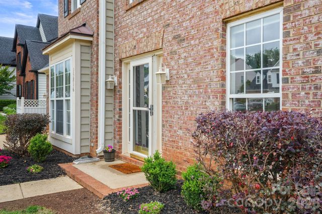 15816 Gathering Oaks Drive, Huntersville, NC 28078