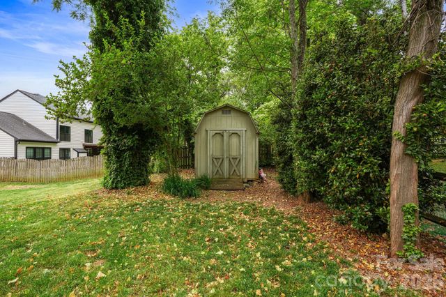 15816 Gathering Oaks Drive, Huntersville, NC 28078